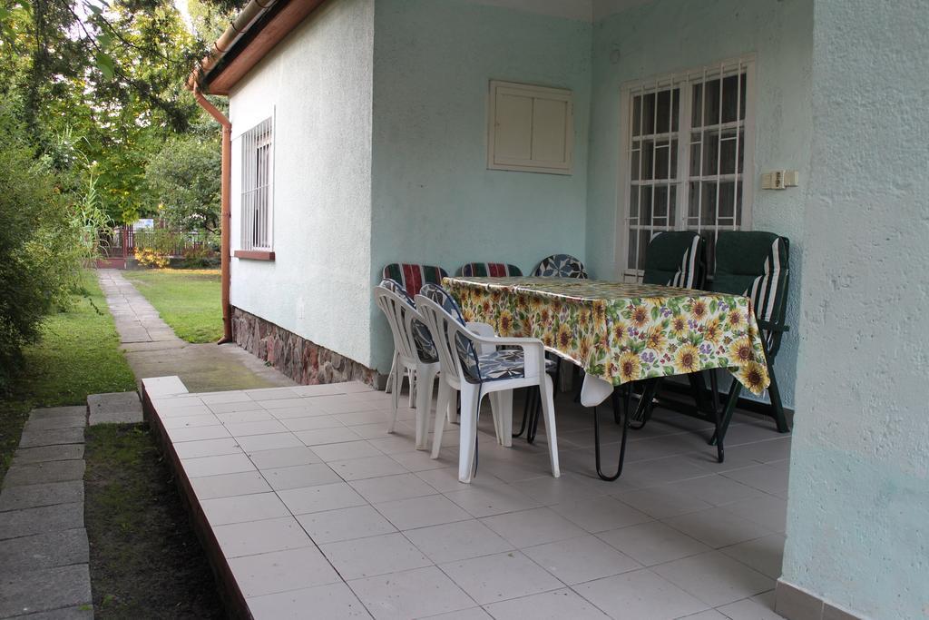 Evelin Nyaralohaz Villa Siofok Exterior photo