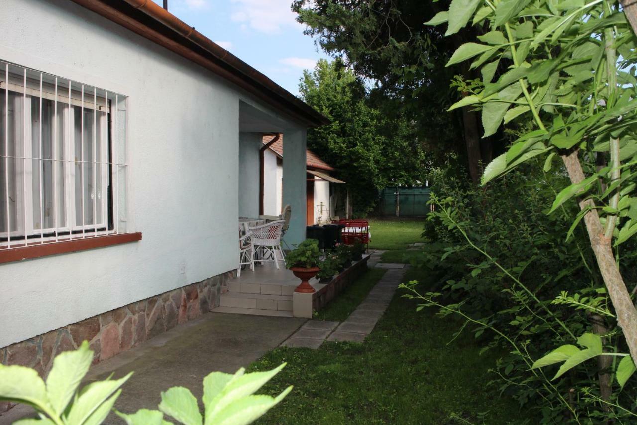 Evelin Nyaralohaz Villa Siofok Exterior photo